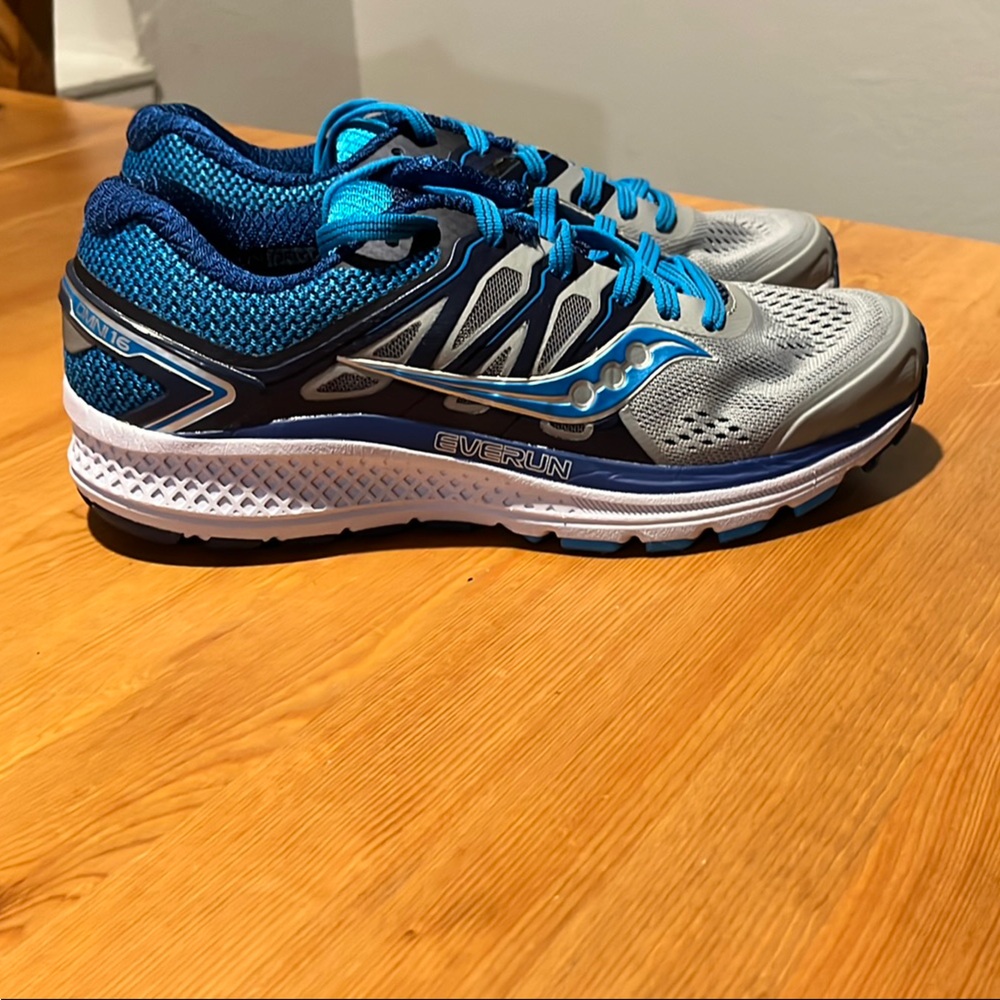 Saucony Omni 16 Women’s Running Shoes, Gray/Blue, Size 7 (New in Box)